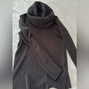 Women’s cashmere sweater, black